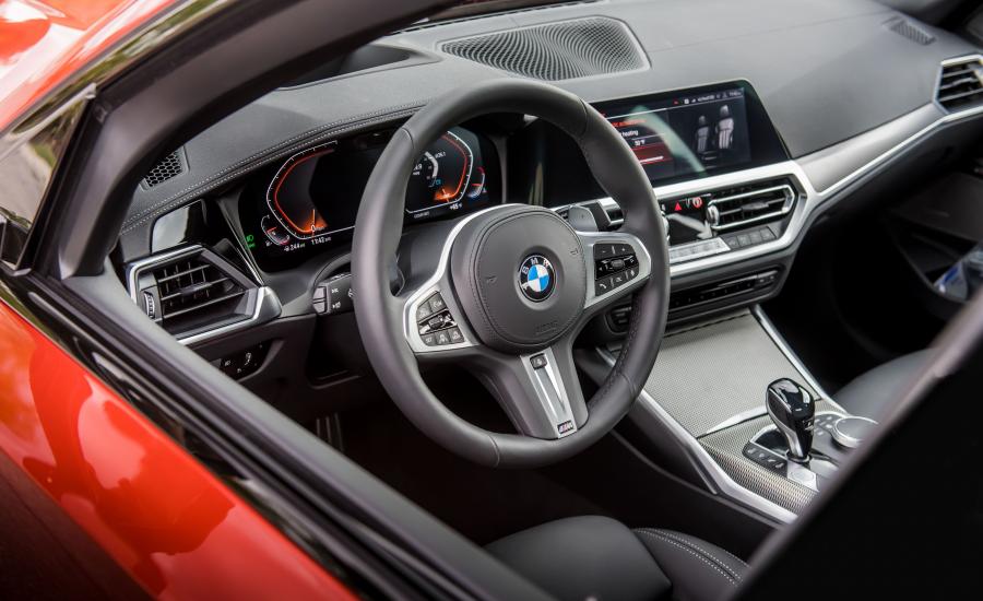 Интерьер BMW 330i M Sport xDrive (G20) 2019 года  (NA) (фото 16 из 27)
